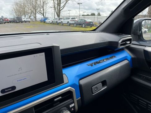 Used 2025 Toyota Tacoma TRD Off-Road image 35