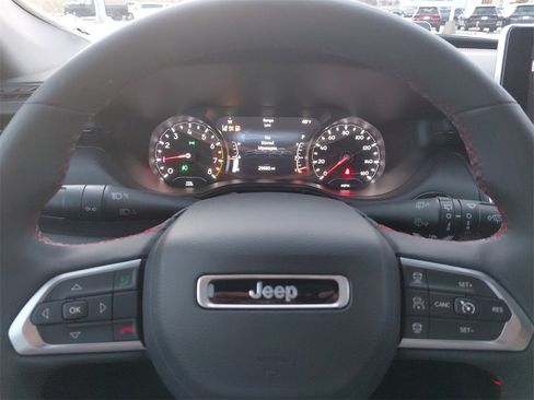 Used 2024 Jeep Compass Trailhawk w/ Trailhawk Convenience Group image 30