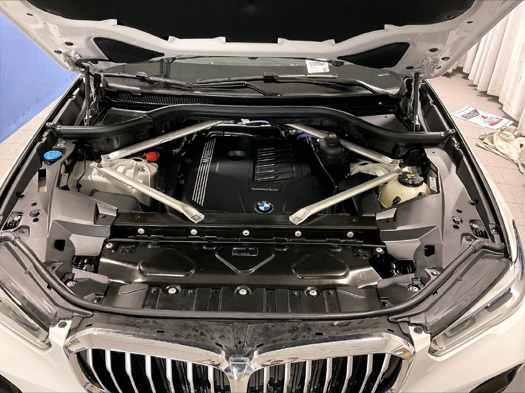 Used 2022 BMW X5 xDrive40i w/ M Sport Package AWD/4WD image 31