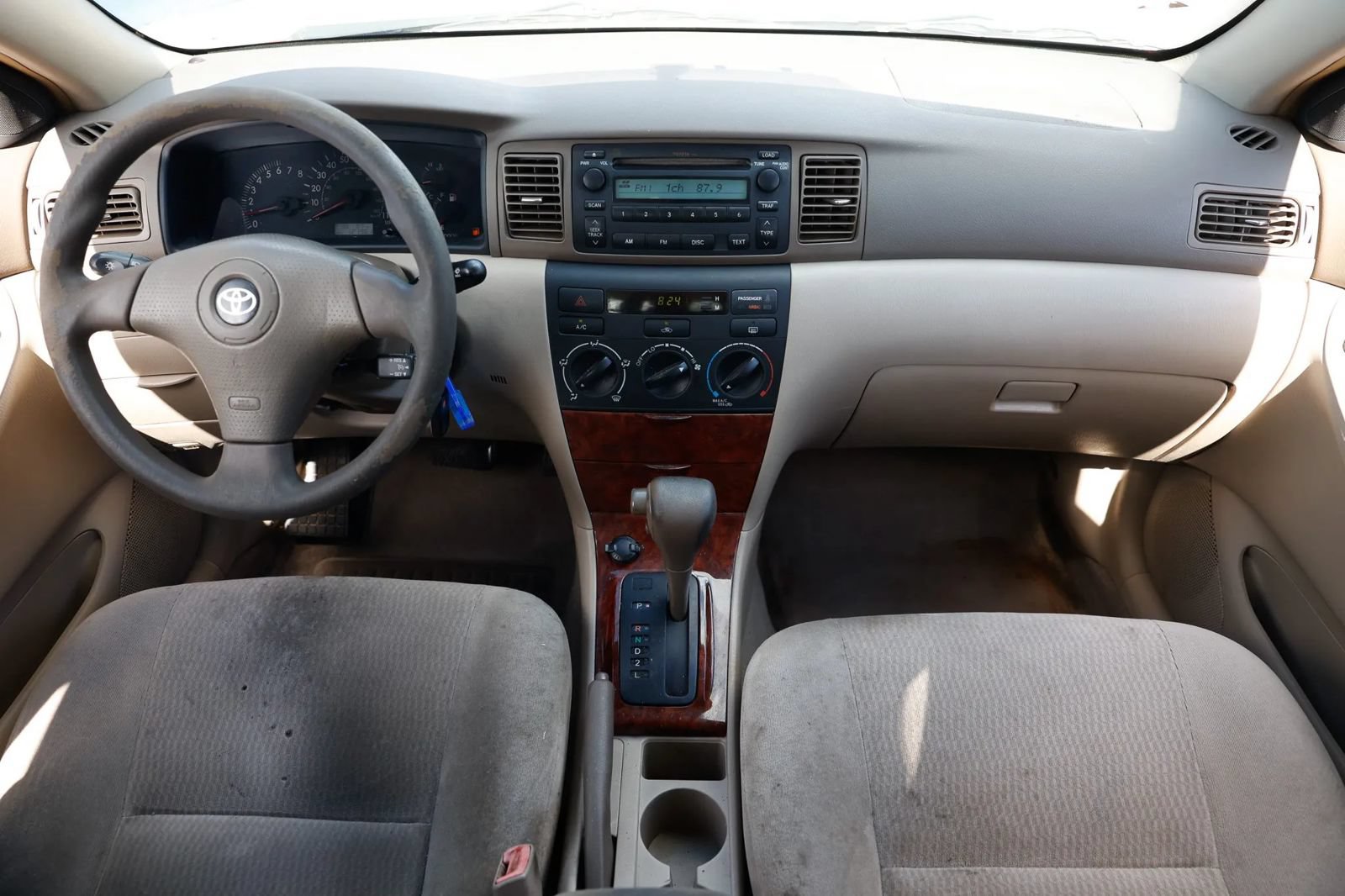 Used 2006 Toyota Corolla LE w/ Audio Value Pkg FWD image 2