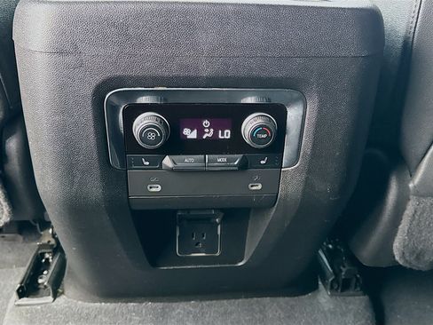 Used 2023 Chevrolet Tahoe LT w/ Luxury Package RWD image 17