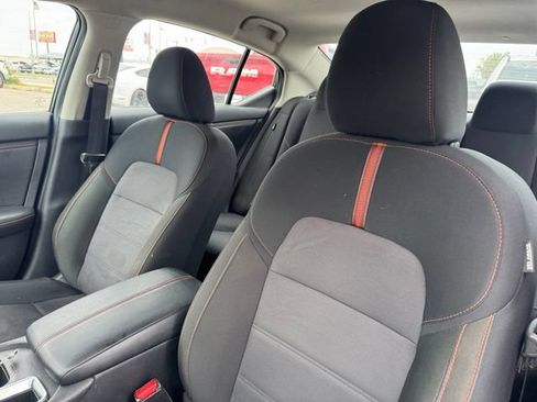 Used 2025 Nissan Sentra SR FWD image 11