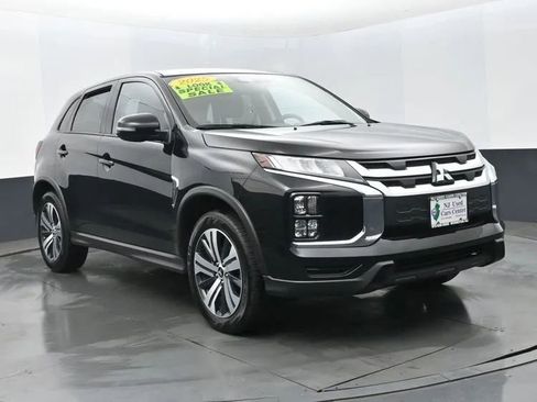 Used 2025 Mitsubishi Outlander Sport ES image 2