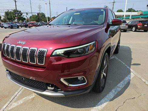 Used 2021 Jeep Cherokee Limited w/ Elite Package AWD/4WD image 7