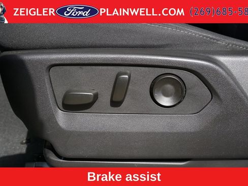 Used 2023 Chevrolet Silverado 1500 LT AWD/4WD image 16