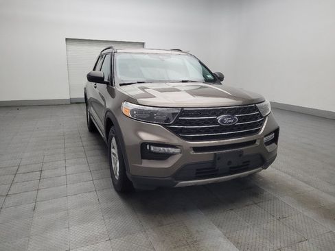 Used 2021 Ford Explorer XLT w/ Equipment Group 202A AWD/4WD image 13