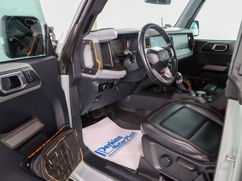 Used 2023 Ford Bronco Badlands image 3