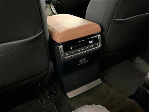 Used 2025 Lexus GX 550 w/ Cold Area Package AWD/4WD image 25