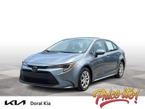 Used 2025 Toyota Corolla LE FWD image 1