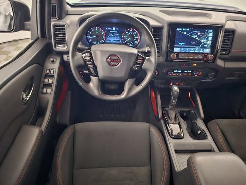 Used 2022 Nissan Frontier PRO-4X w/ Technology Package AWD/4WD image 8