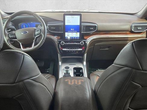 Certified 2022 Ford Explorer King Ranch w/ Premium Technology Package image 19