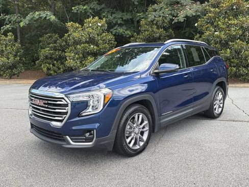 Used 2023 GMC Terrain SLT w/ Infotainment Package II FWD image 3