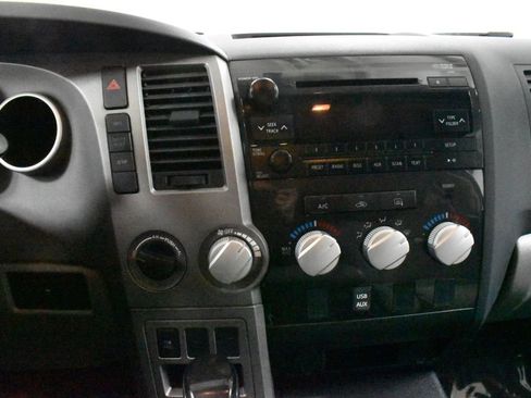 Used 2011 Toyota Tundra 4x4 Double Cab image 20