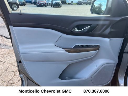 Used 2022 GMC Acadia SLE AWD/4WD image 9
