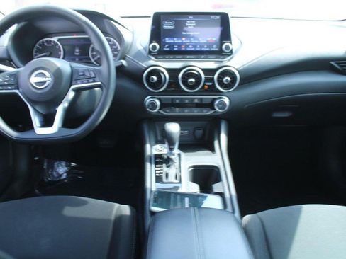 Used 2024 Nissan Sentra SV FWD image 14