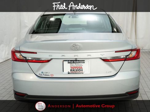 Used 2025 Toyota Camry LE FWD image 4