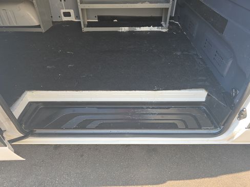 Used 2024 Mercedes-Benz Sprinter 2500 image 15
