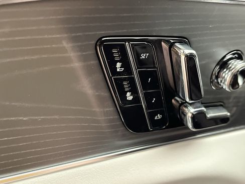 New 2025 Cadillac Lyriq Luxury image 22