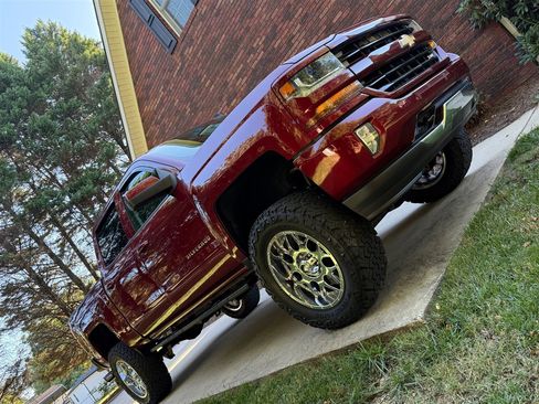Used 2017 Chevrolet Silverado 1500 LT w/ All Star Edition image 25
