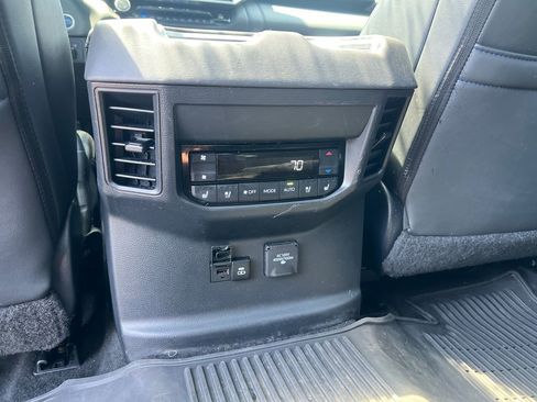 Used 2024 Toyota Sequoia Platinum AWD/4WD image 36