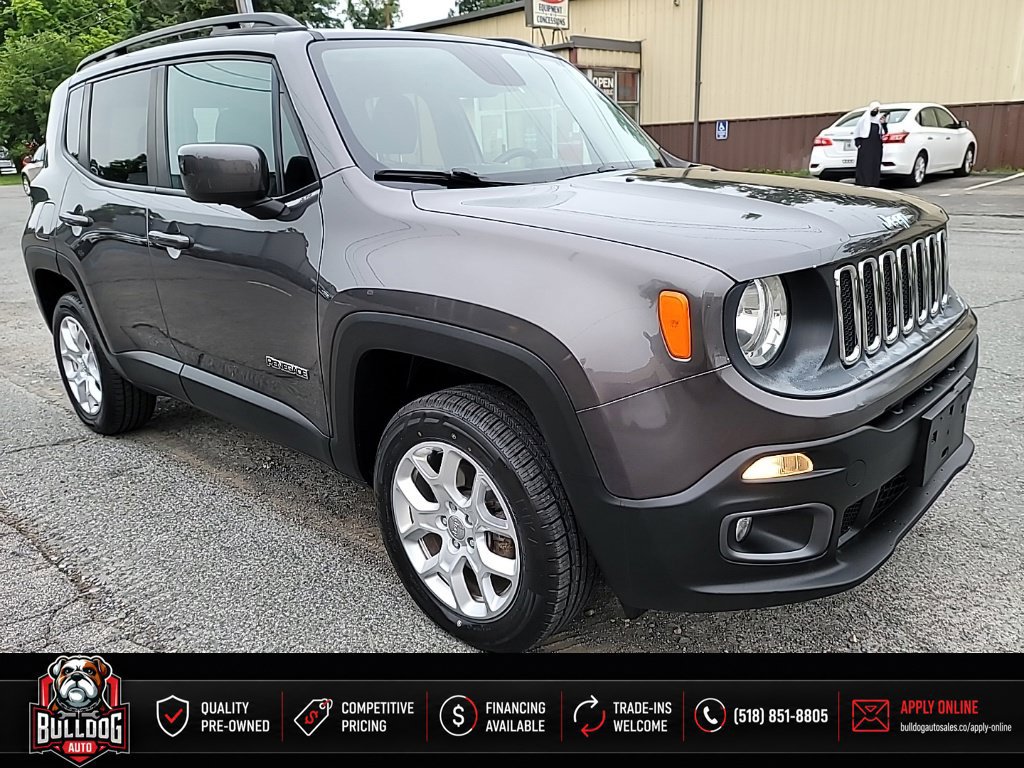 Used 2016 Jeep Renegade Latitude w/ Cold Weather Group AWD/4WD image 3
