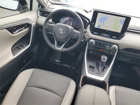 Used 2025 Toyota RAV4 Limited image 11
