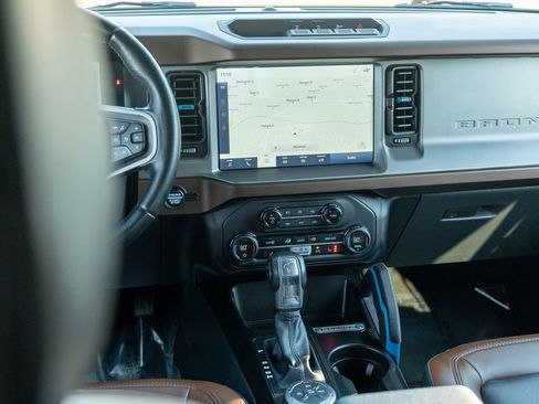 Used 2023 Ford Bronco Outer Banks image 21