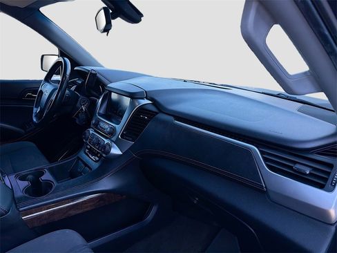 Used 2017 Chevrolet Suburban LS image 25