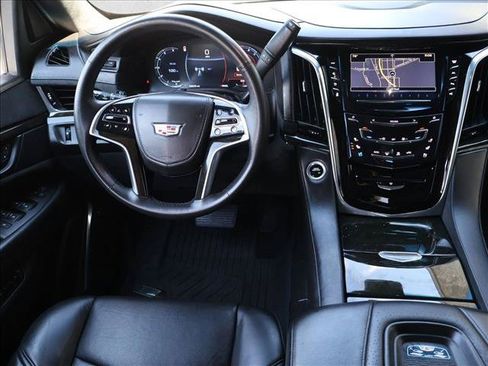 Used 2017 Cadillac Escalade Platinum AWD/4WD image 24