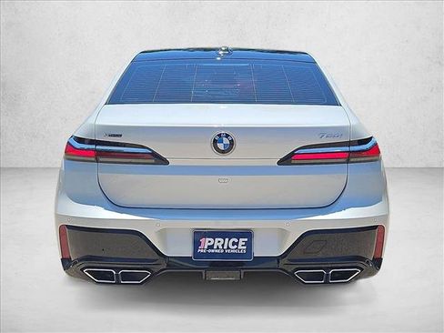 Used 2023 BMW 760i xDrive AWD/4WD image 6