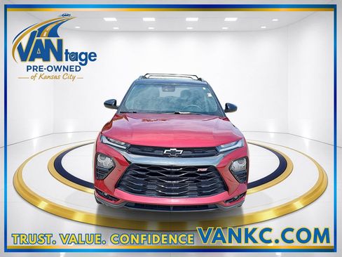Used 2023 Chevrolet TrailBlazer RS w/ Sun and Liftgate Package AWD/4WD image 2