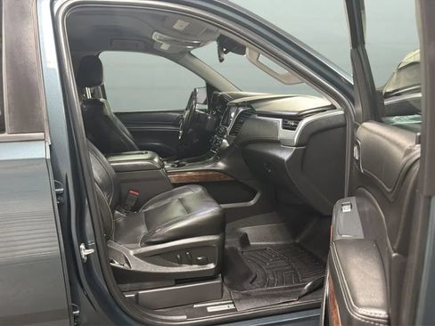 Used 2020 Chevrolet Suburban LT w/ RST Edition AWD/4WD image 22