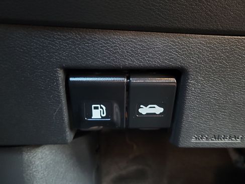 Certified 2021 Nissan Kicks SV FWD image 28