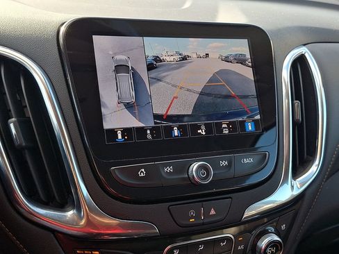 Used 2023 Chevrolet Equinox Premier FWD image 18