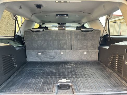 Used 2018 Chevrolet Suburban LT image 13
