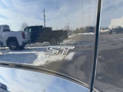 Used 2022 Buick Enclave Essence w/ Experience Buick Package image 8