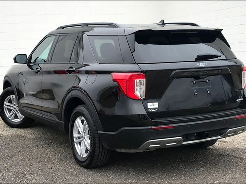Used 2021 Ford Explorer XLT AWD/4WD image 10