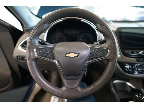 Used 2020 Chevrolet Malibu LT image 18