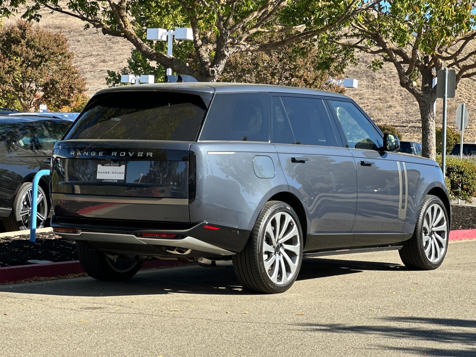 New 2026 Land Rover Range Rover Long Wheelbase SE AWD/4WD image 6