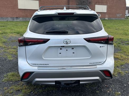 Used 2025 Toyota Highlander Platinum AWD/4WD image 7