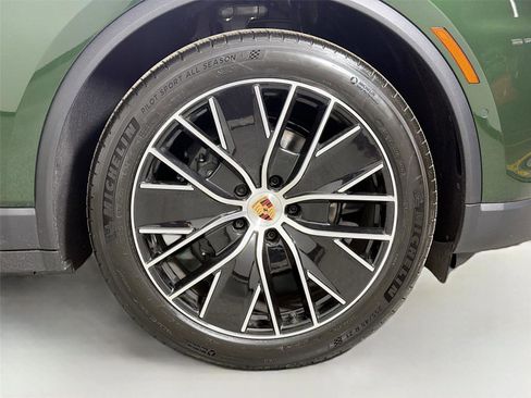 Certified 2026 Porsche Macan Electric RWD image 14