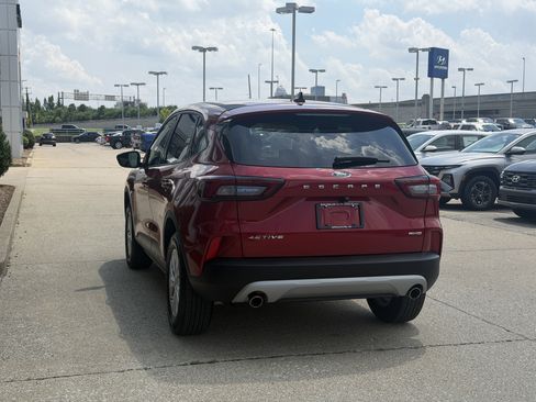 Used 2025 Ford Escape Active w/ Cold Weather Package AWD/4WD image 7
