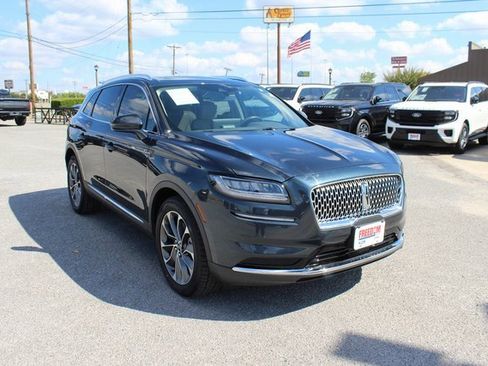 Used 2023 Lincoln Nautilus Reserve image 3