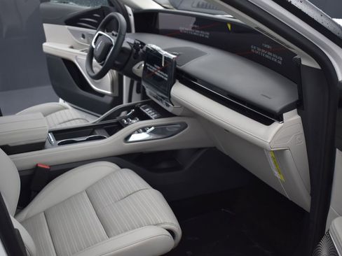 New 2026 Lincoln Nautilus Reserve image 16