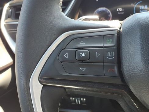 Certified 2023 Jeep Grand Cherokee L Laredo AWD/4WD image 17