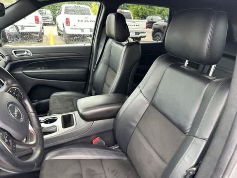 Used 2019 Jeep Grand Cherokee Altitude AWD/4WD image 3