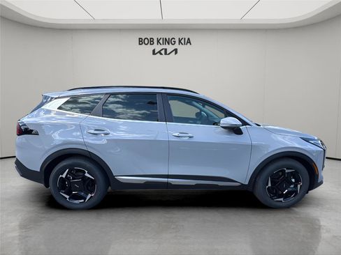 New 2026 Kia Sportage EX FWD image 6