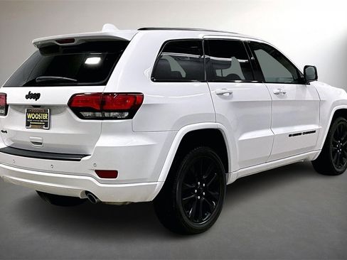 Used 2022 Jeep Grand Cherokee Laredo X image 5