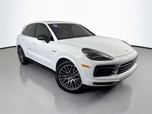 Used 2022 Porsche Cayenne E-Hybrid AWD/4WD image 3