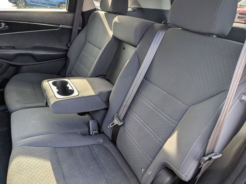 Used 2016 Kia Sorento AWD w/ LX Convenience Package image 8